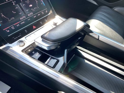 Used 2021 Audi e-tron Prestige w/ Prestige Package image 26