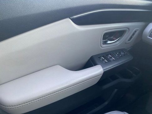 Used 2024 Honda Pilot Touring image 31