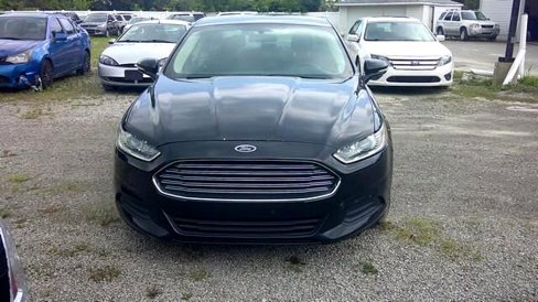 Used 2014 Ford Fusion SE image 2