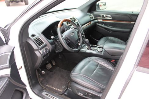 Used 2018 Ford Explorer Platinum image 13