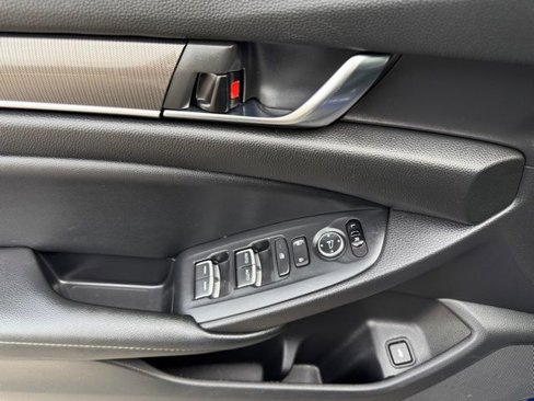Used 2022 Honda Accord Sport image 17