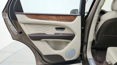 New 2025 Bentley Bentayga image 32