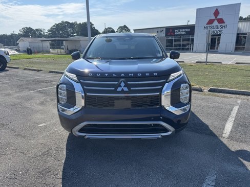 New 2025 Mitsubishi Outlander SE image 2