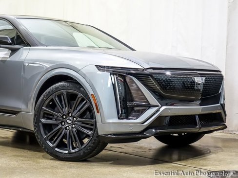 New 2026 Cadillac Lyriq V image 2