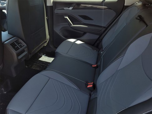 New 2025 Volkswagen Tiguan SE image 4
