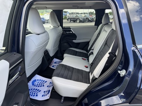 New 2025 Mitsubishi Outlander SE image 31