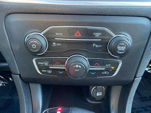 Used 2020 Dodge Charger SXT image 24