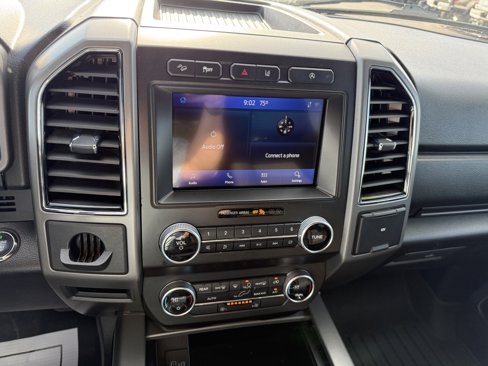 Used 2021 Ford Expedition XLT image 7