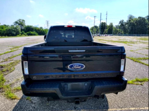 Used 2019 Ford F250 Lariat w/ Lariat Value Package image 4