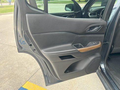 Used 2020 GMC Acadia SLE image 35