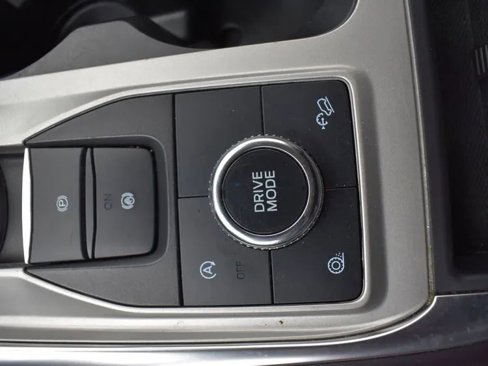 Used 2023 Ford Explorer XLT w/ Equipment Group 202A image 35