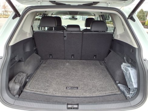 Certified 2022 Volkswagen Tiguan SE image 6