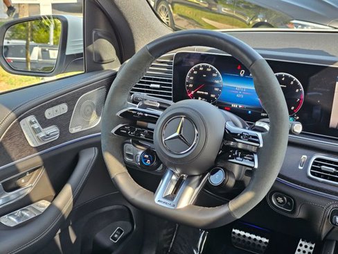 Certified 2025 Mercedes-Benz GLE 53 AMG 4MATIC image 30
