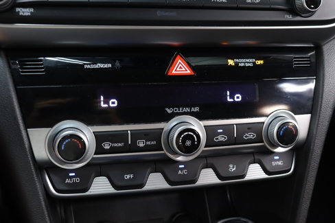 Used 2020 Hyundai Elantra SE w/ Cargo Package (C1) image 13