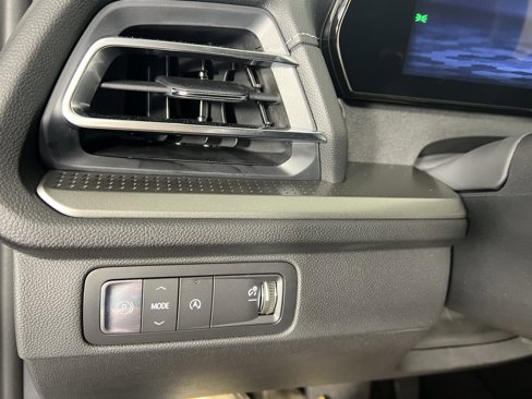 New 2025 Chevrolet Traverse LT w/ LPO, Floor Liner Package image 20