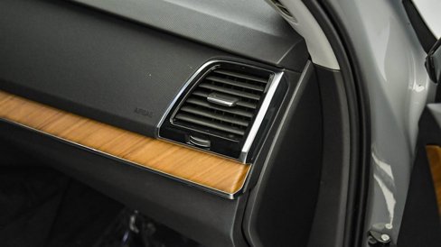 Certified 2025 Volvo XC90 B6 Plus image 17