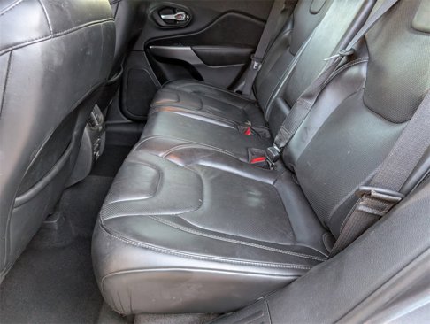 Used 2020 Jeep Cherokee Limited image 27