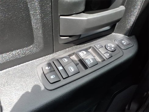 Used 2024 RAM 2500 Tradesman w/ Chrome Appearance Group image 15