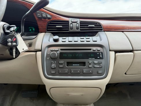 Used 2002 Cadillac De Ville Sedan w/ Comfort/Convenience Pkg image 14