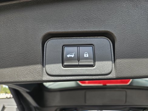 Used 2024 Nissan Rogue SV image 29