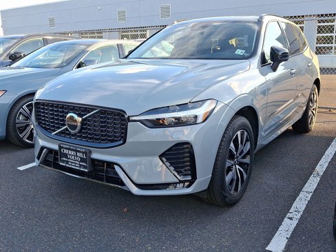 Certified 2025 Volvo XC60 B5 Core w/ Protection Package Premier image 3