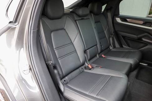 Used 2024 Porsche Cayenne Coupe image 12