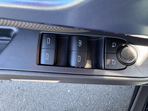 New 2026 Chevrolet Equinox EV LT image 15