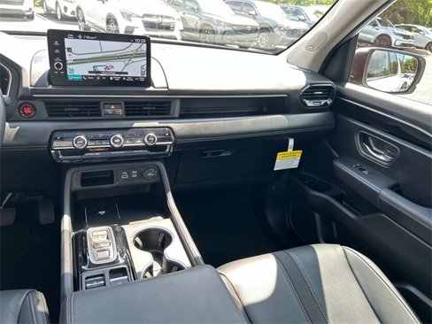 Used 2025 Honda Pilot Touring image 18