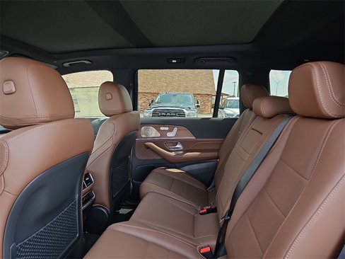 New 2025 Mercedes-Benz GLS 450 4MATIC image 17