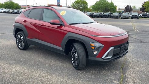 Used 2025 Hyundai Kona SEL image 2