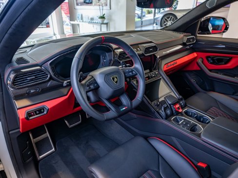 Used 2023 Lamborghini Urus S image 9
