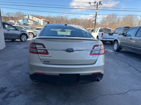 Used 2017 Ford Taurus SEL w/ Equipment Group 201A image 7