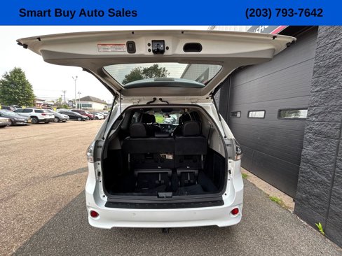 Used 2019 Toyota Sienna SE image 13