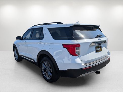 Used 2020 Ford Explorer XLT w/ Equipment Group 202A image 7