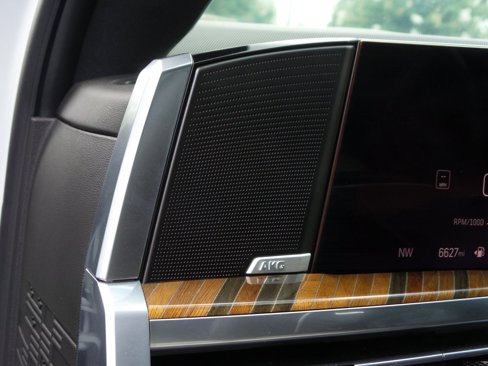 Used 2025 Cadillac Escalade Sport Platinum image 18