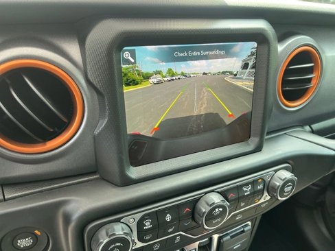 Used 2022 Jeep Gladiator Mojave w/ Cold Weather Group image 30