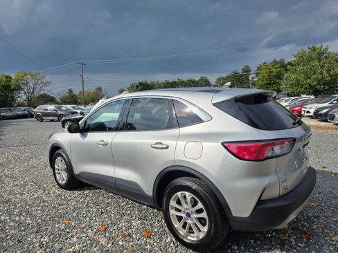 Used 2020 Ford Escape SE image 7