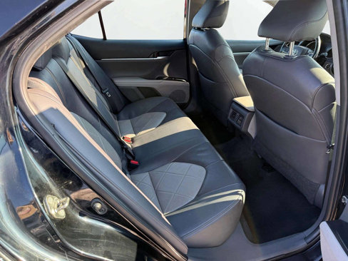 Used 2019 Toyota Camry XLE image 14