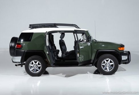 Used 2014 Toyota FJ Cruiser 4WD image 8