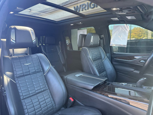 Used 2023 Cadillac Escalade ESV Sport Platinum w/ LPO, ONYX Package image 19