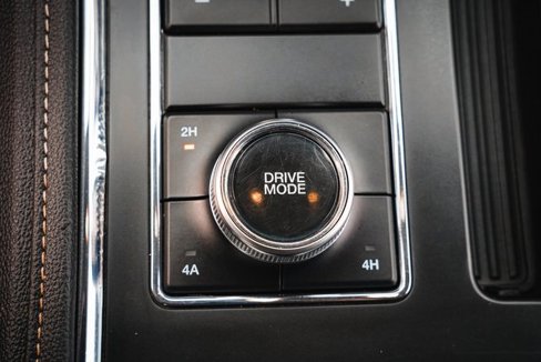 Used 2023 Ford Expedition XLT image 24