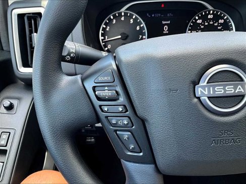 Certified 2025 Nissan Frontier SV image 22