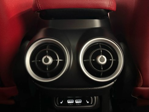 Used 2022 Alfa Romeo Stelvio Veloce image 41