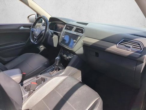 Used 2019 Volkswagen Tiguan SE image 28