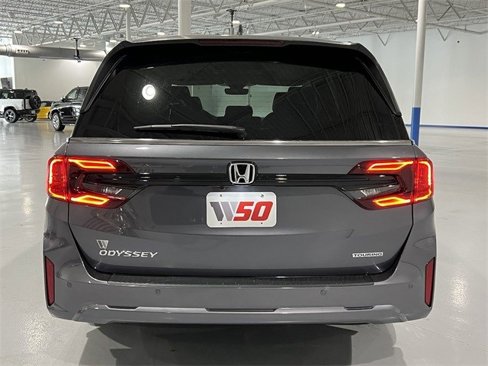 New 2026 Honda Odyssey Touring image 11