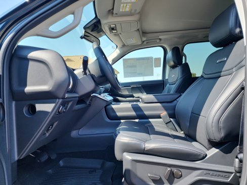 New 2025 Ford Expedition Platinum image 6