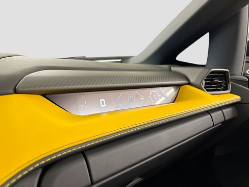 Used 2024 Lamborghini Revuelto image 23