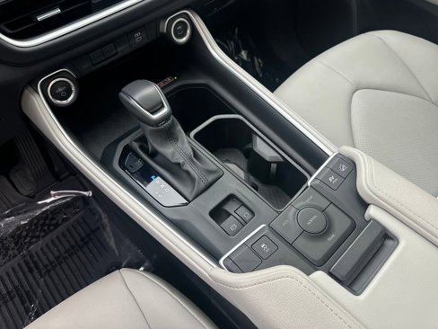 Certified 2024 Toyota Grand Highlander XLE image 23