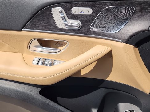 New 2026 Mercedes-Benz GLS 450 4MATIC image 23