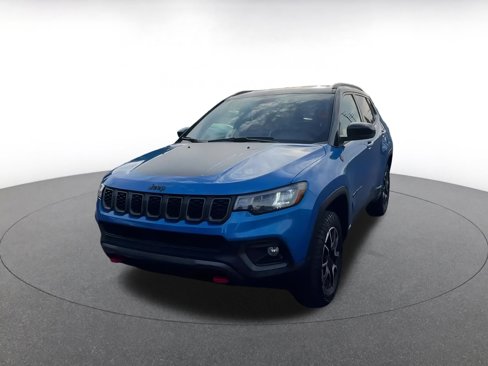 Used 2025 Jeep Compass Trailhawk image 7